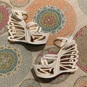 Shuzumiao Elegant White Butterfly PU Platform Heels EU 41